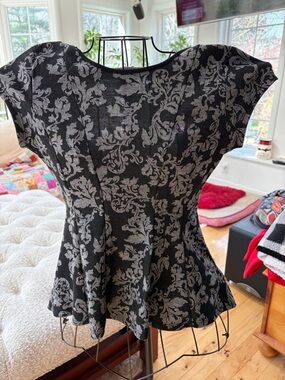 Monteau Black and Gray Floral Jacquard Peplum Top